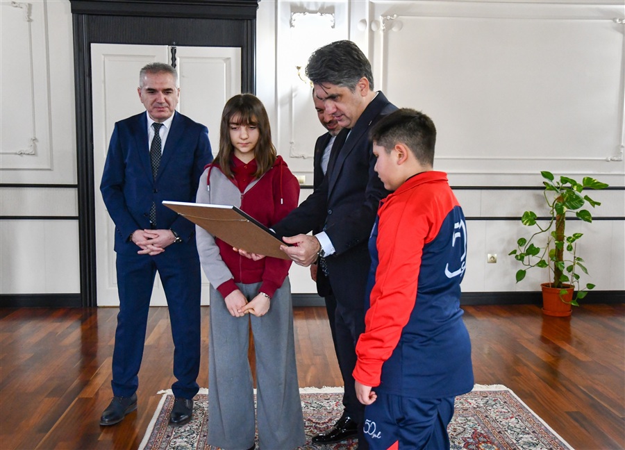 TÜRKİYE GENELİ ORTAOKULLAR ARASI RESİM YARIŞMASI ÖDÜL TAKDİMİ / VALİLİK ZİYARETi